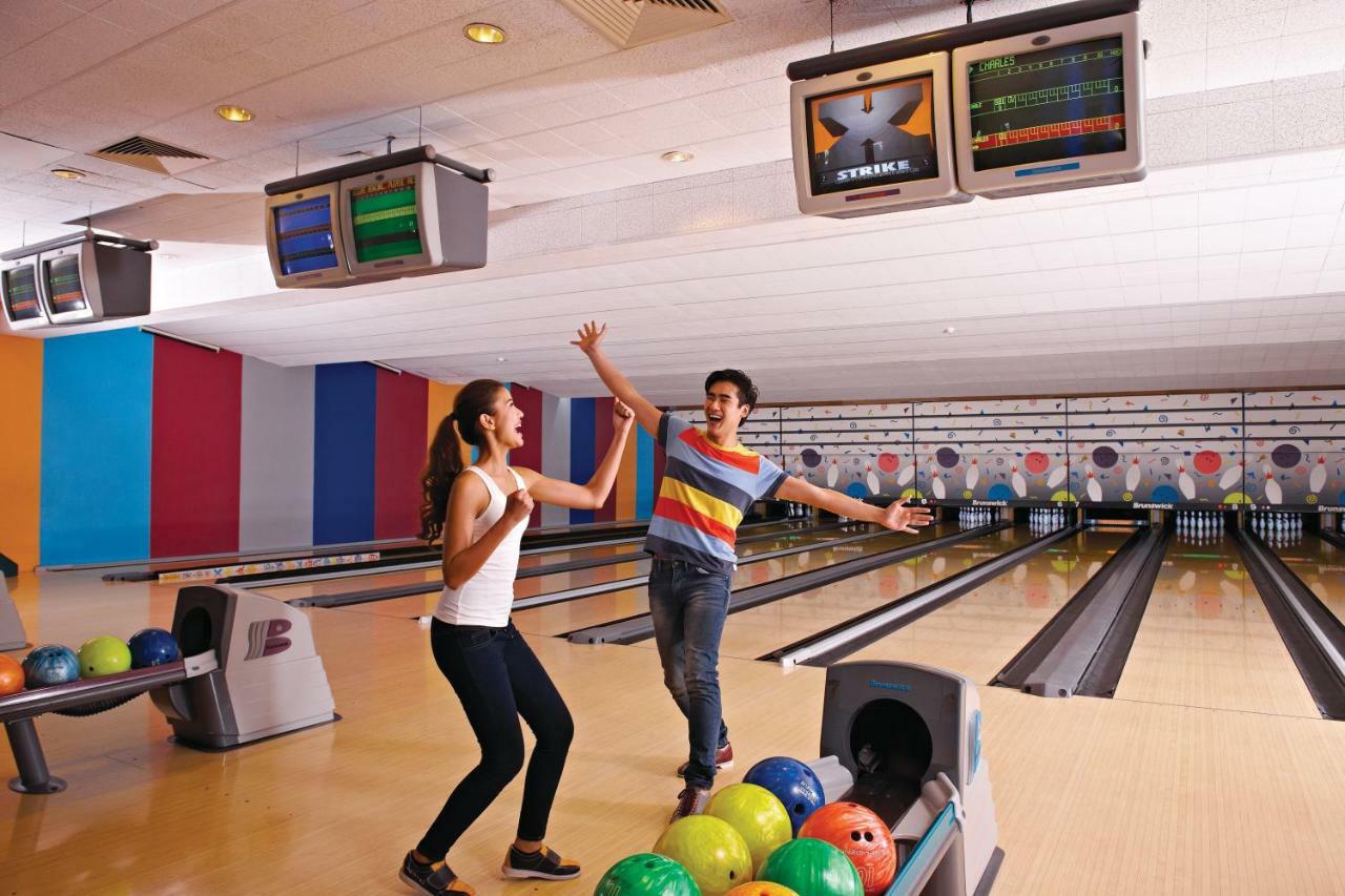 The Pacific Sutera Hotel Kota Kinabalu Exterior photo Bowling at the mall